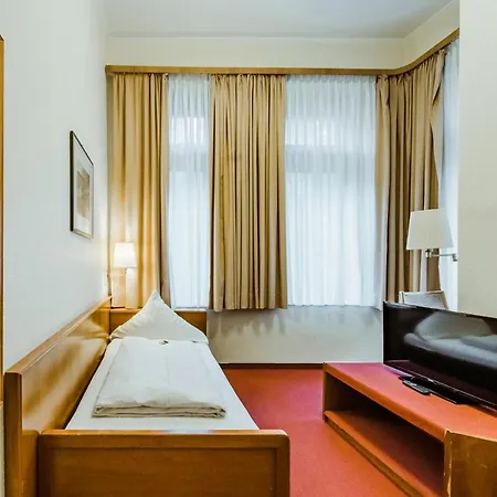 Am Marschiertor 3*